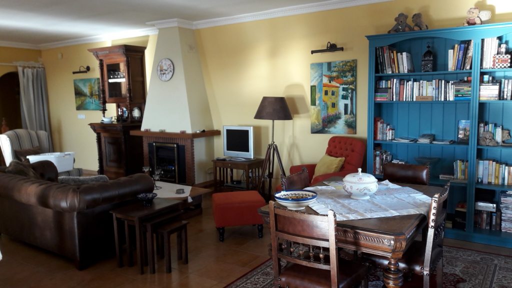 Huge Lounge